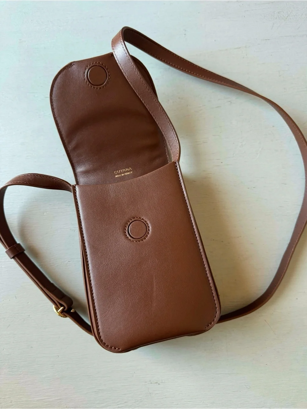 LIKE NEW Cuyana Concertina Phone Bag in Black Dark Chestnut Smooth Leather - Picture 11 of 11